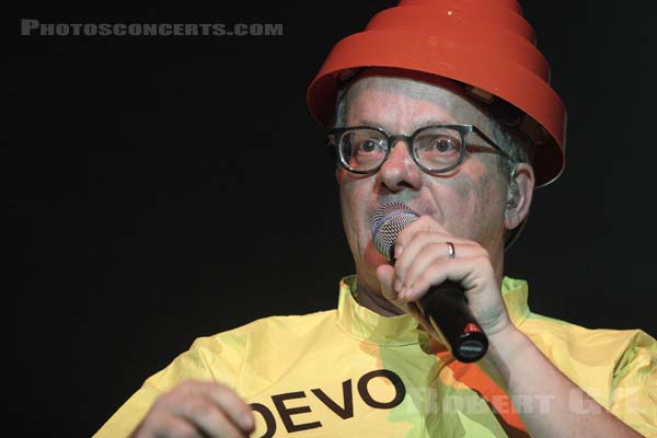 DEVO - 2008-06-03 - PARIS - Espace Charlie Parker - Grande Halle - 